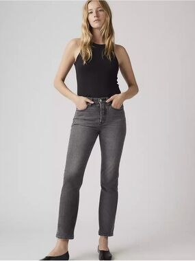 Levi's Wedgie Straight Leg Jeans in Washed Gray 30